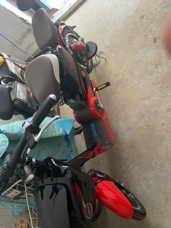 全新电动车 一次没骑。