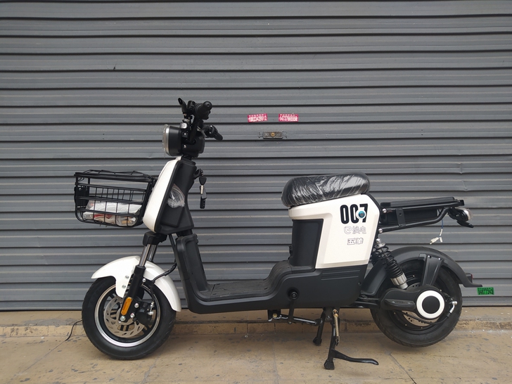全新五羊007电动车(黑色)-1600元
