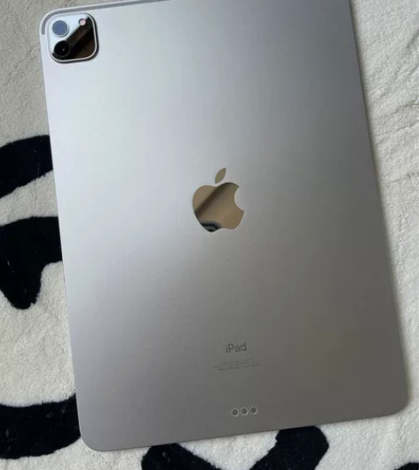 【低价急出】闲置iPad2020 128g...