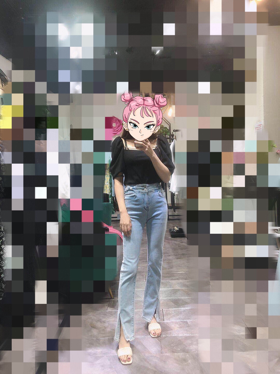 高腰小喇叭牛仔裤，S号，只穿过一次几乎新的...