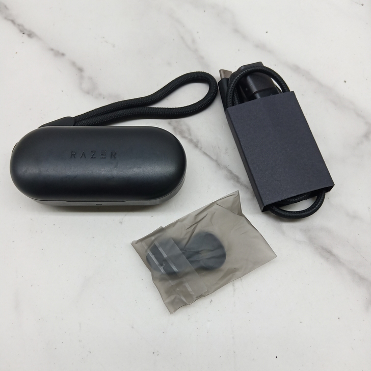 雷蛇战锤狂鲨真无线蓝牙耳机 带包装数据线耳...