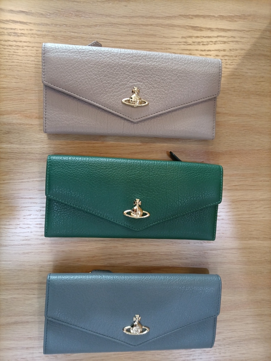 品牌：薇薇安.威斯特伍德多色L0G0女士长...