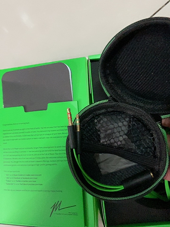 雷蛇Razer 战锤狂鲨入耳式耳塞 电竞耳机 电脑手机 游戏