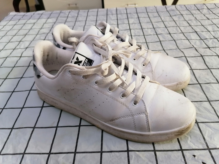 45码 正品特步板鞋 白色