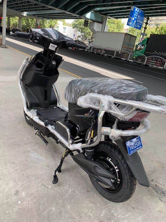 厂家直租，免押金租车，外卖150公里的锂电...