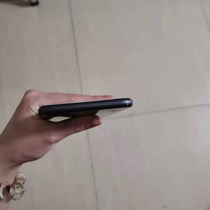 出个自用苹果9成新95新8p美版无锁256...