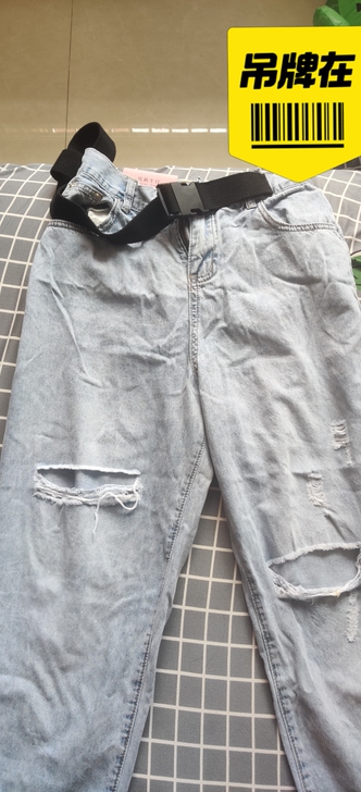 全新牛仔破洞老爹裤，吊牌都在，衣服买多了不...