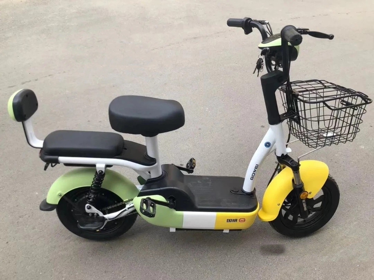 求购小型电动车，就图片这样小型的，最好带牌...