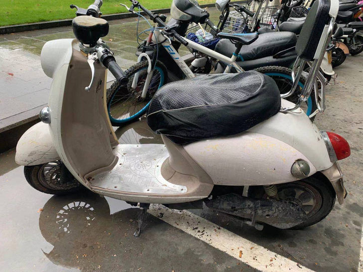 要毕业了 卖电动车