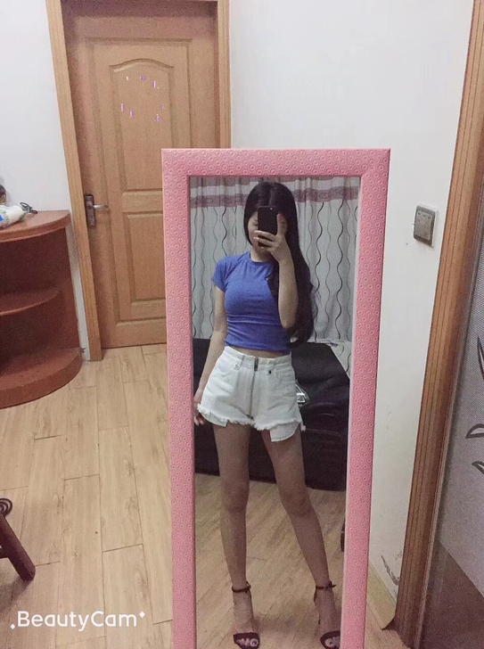 白色牛仔短裤