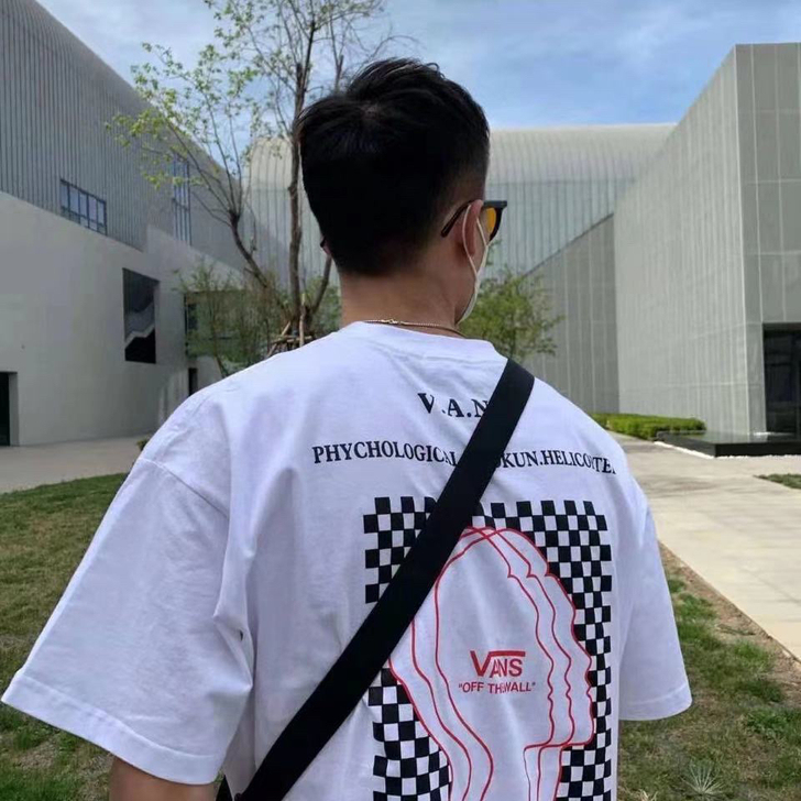 vans棋盘格线条男侧脸T恤 男女款短袖