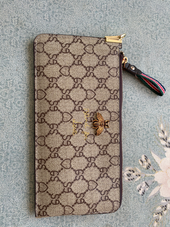 钱包、原价200多够入、38出、不议价、谢...