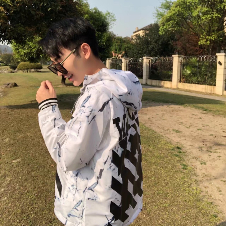 白色棒球卫衣，S码