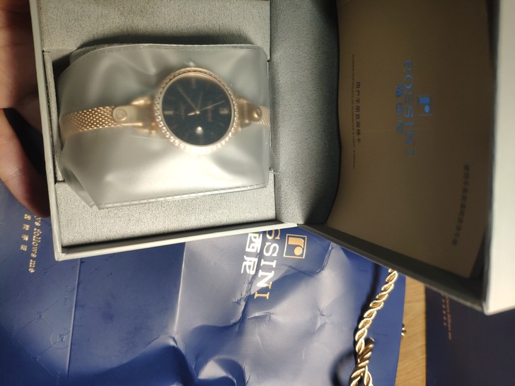 罗西尼女石英表,CHIC系列,全新