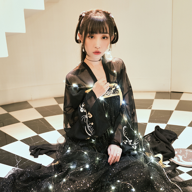 十三余 民族装舞台装