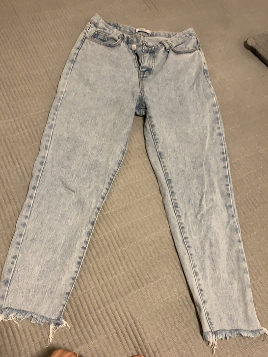 欧货牛仔裤，M码的，89成新，转给喜欢的小...