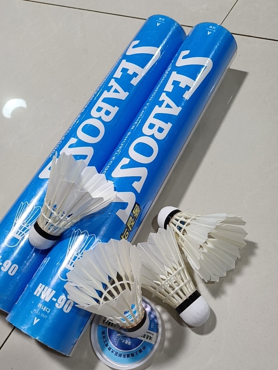 还老大90羽毛球，一桶12只，两桶49.8...