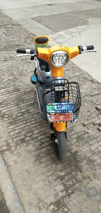 五羊电动车,充满电能跑40公里,有户