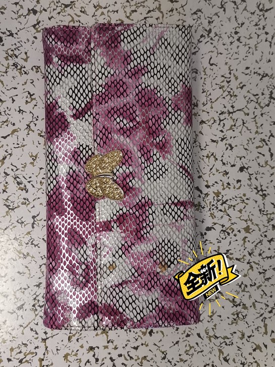 女式三折钱包，全新，没有使用过，有喜欢的可...