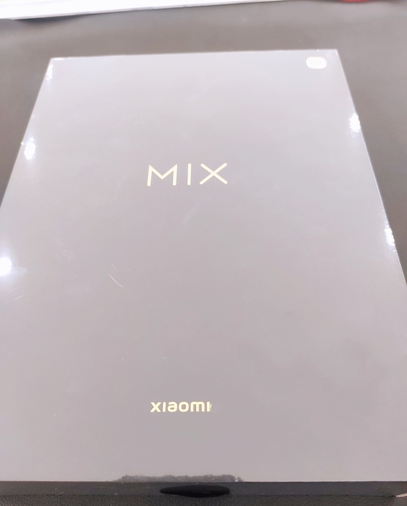 小米mix4  白色