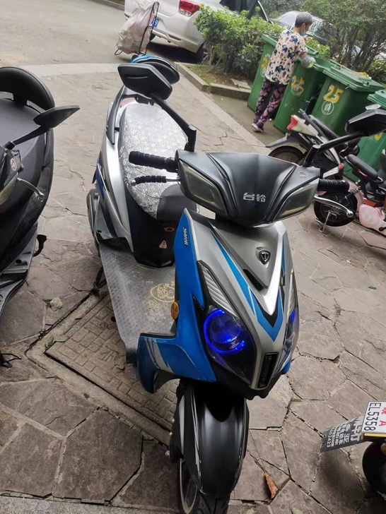 台铃电动车72伏32A