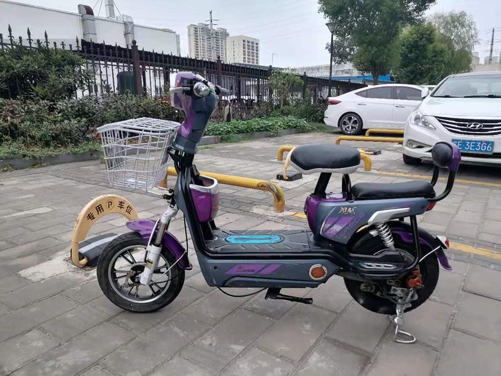 现代48伏小型电动车电瓶车代步苏州市。成色...