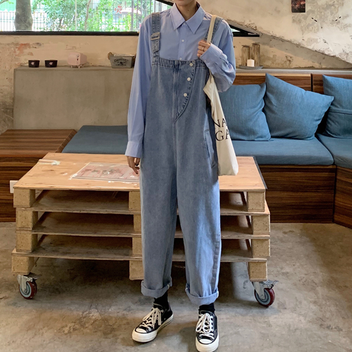 清衣柜。背带牛仔裤
