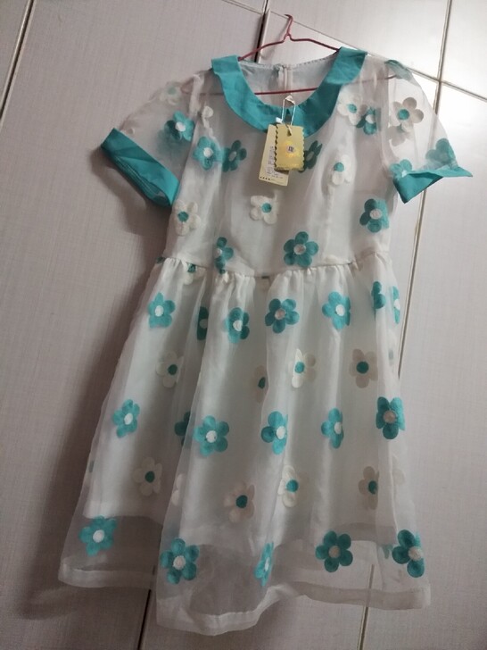 处理一件全新欧根纱裙蓝白小花娃娃领美少女裙...