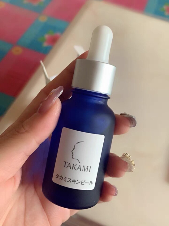 旗舰店买的日本takami小蓝瓶精华去闭口...