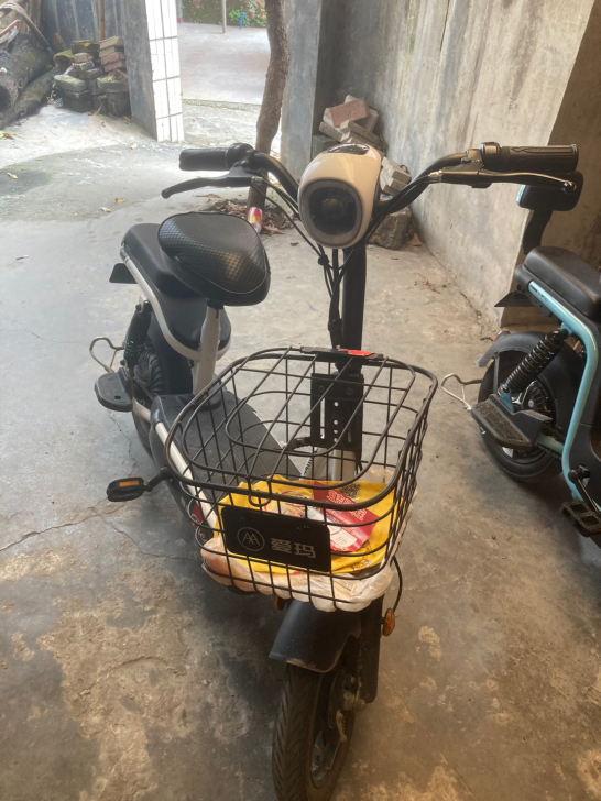 爱玛电动车，今年1月30买的，有合格证购买...