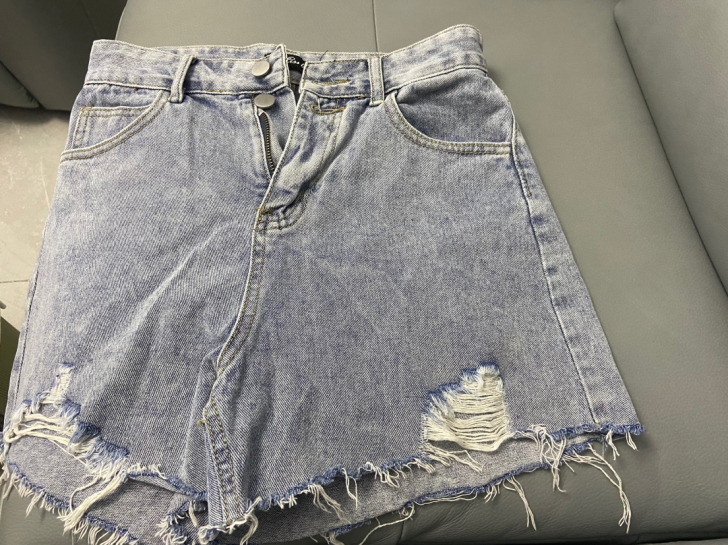 牛仔短裤，流苏破洞款，清洗一次