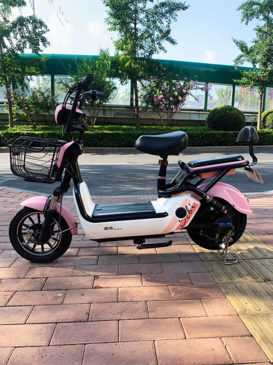 低价出售95新二手电动自行车  雅迪   ...
