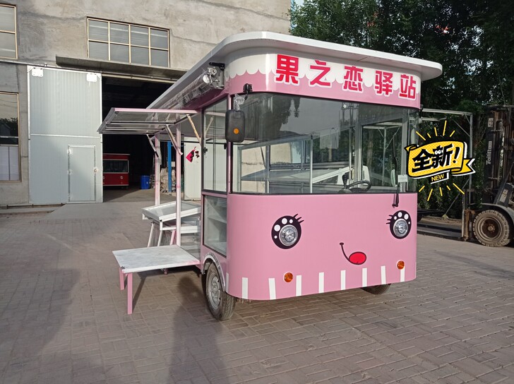 移动水果售卖车，长四米，宽一米八。