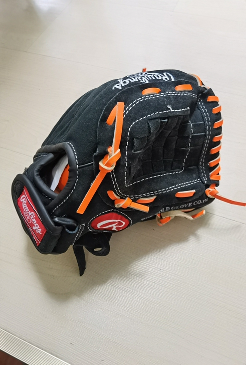 棒球守备手套，颜色超酷内敛，猪软皮，适合新...