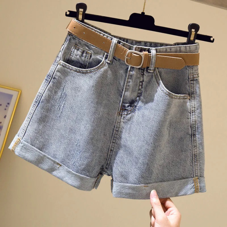 生宝宝服装店转让了、牛仔短裤28.9包邮、...