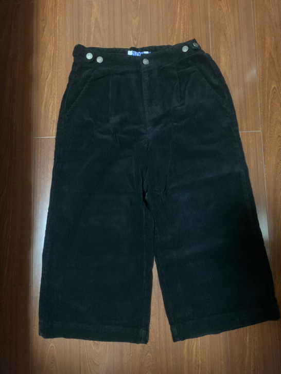 SJYP 黑色灯芯绒厚款七分裤 全新 购于...