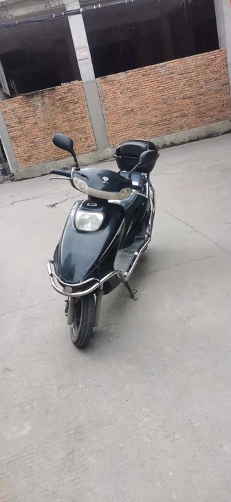 出是二手电动车，黑色大车型一辆！五个电池！...