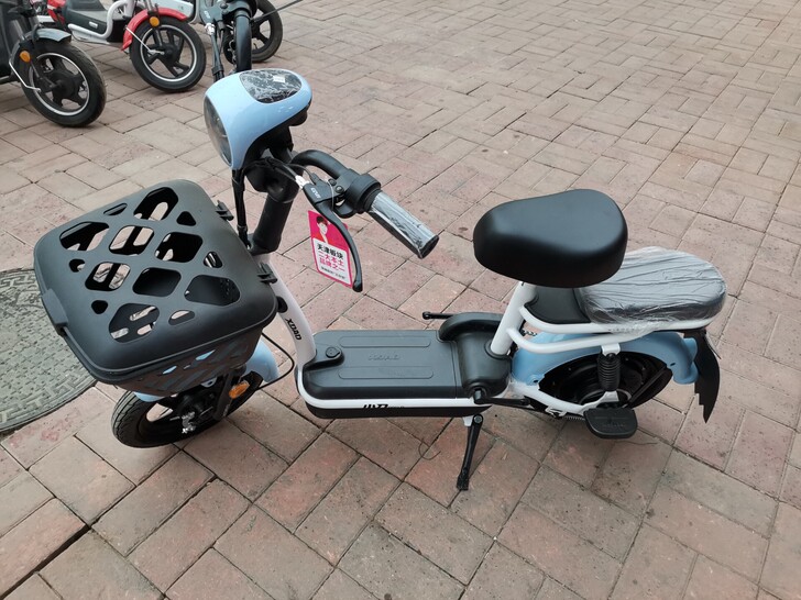 小刀全新锂电电动车