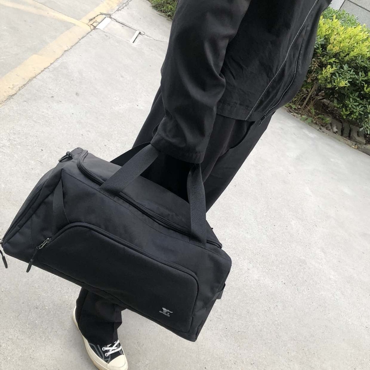 朋友送给老公的大容量男士健身包独立鞋仓干湿...