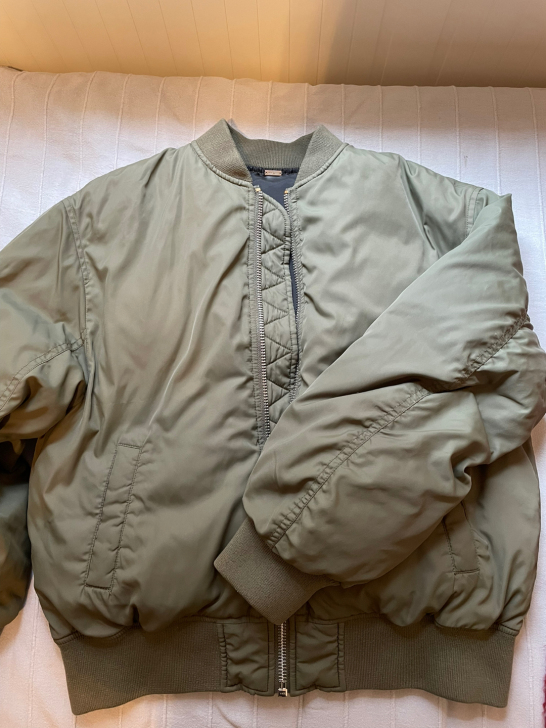mila owen 棒球羽绒服 s码 军绿...