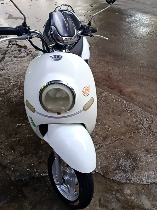 便宜转让一部五羊电动车60V,电池很新刚换...