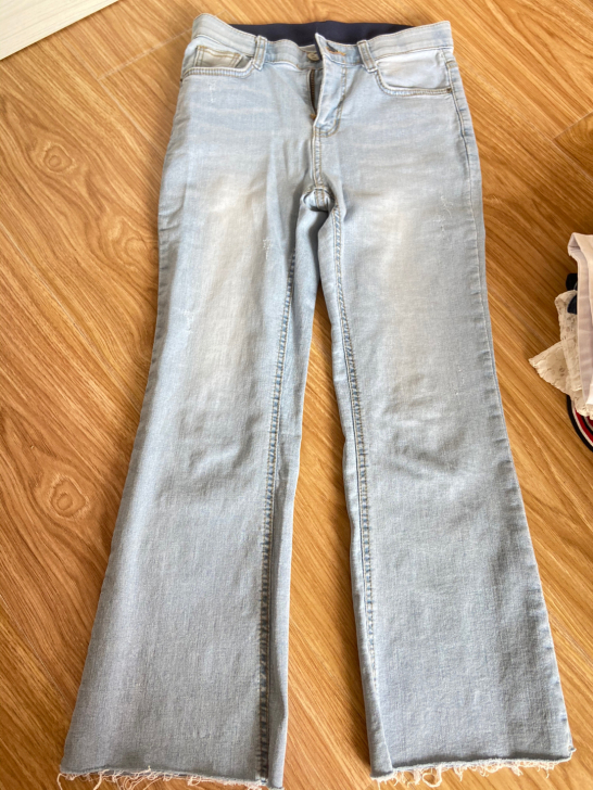 韩国牛仔裤,很浅的蓝色,特别干净s码!微喇...