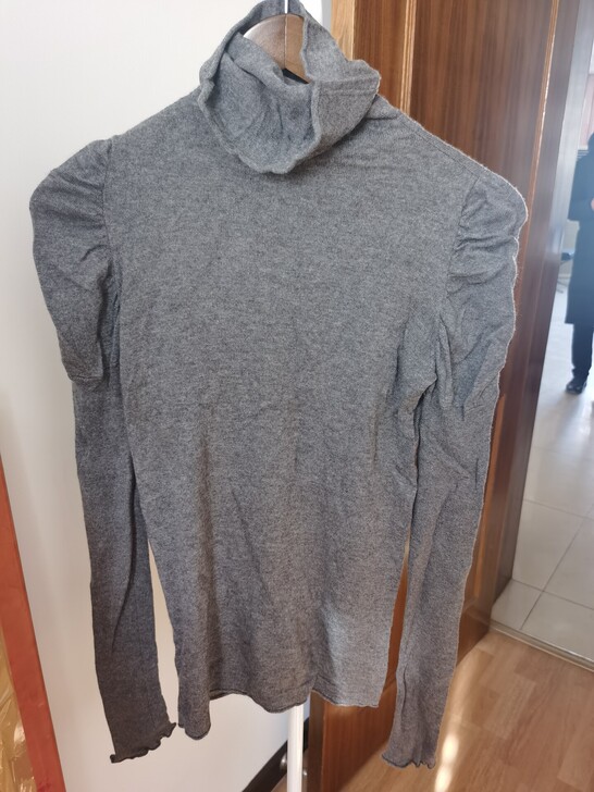 哥弟高级灰头套羊绒衫品牌型号:哥弟 2码