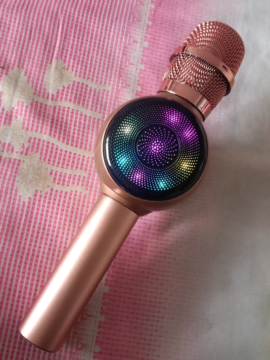 蓝牙麦克风一只有需要的朋友拿去用吧买来没咋...