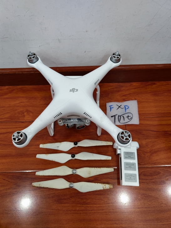 DJI大疆精灵3a炸机处理机身和报废电池t...