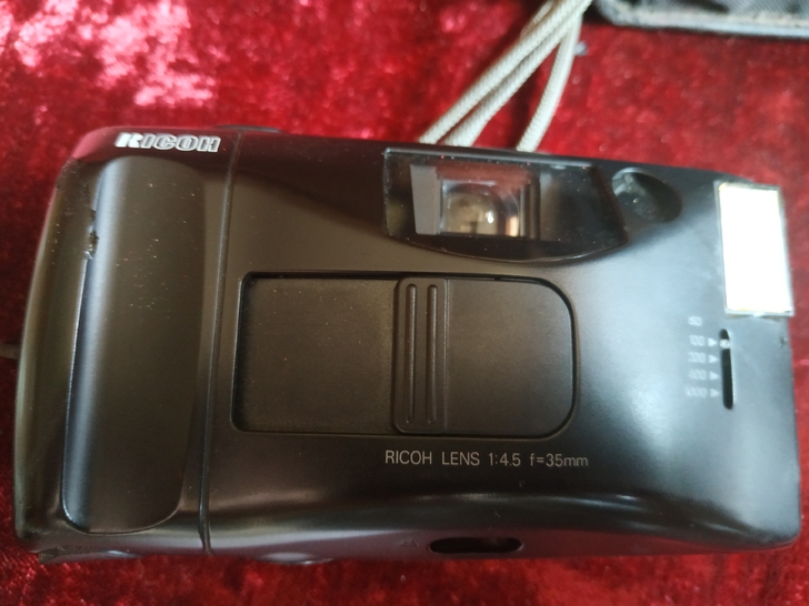 老理光像机，闲置很久，不知道能用不，看好下...