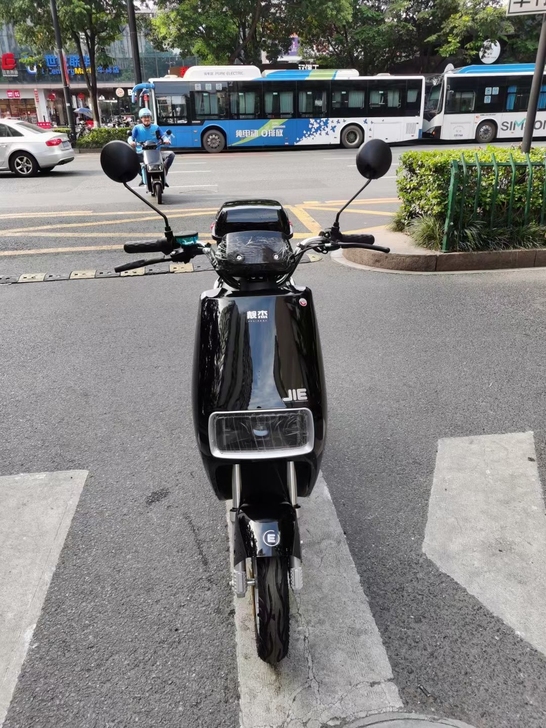 新国标电动车，99新！刚买了一周左右，家中...