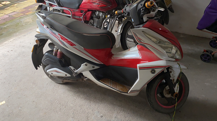 新日弯刀电动车60v，新电池，车子没得问题...