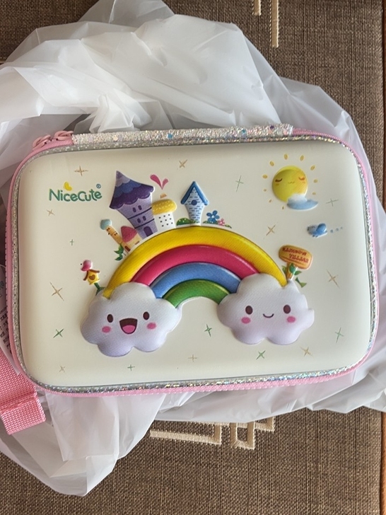 便宜处理书包，文具盒