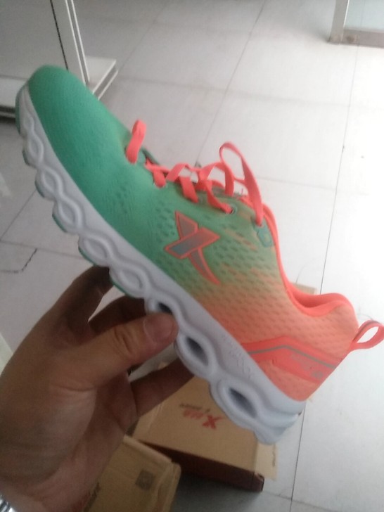 特步女鞋36，正品放心购，售出不退